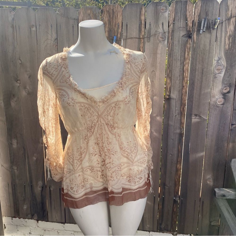 ELIE TAHARI Silk 2 Piece Shirred Top with Cami Size small - Picture 2 of 10